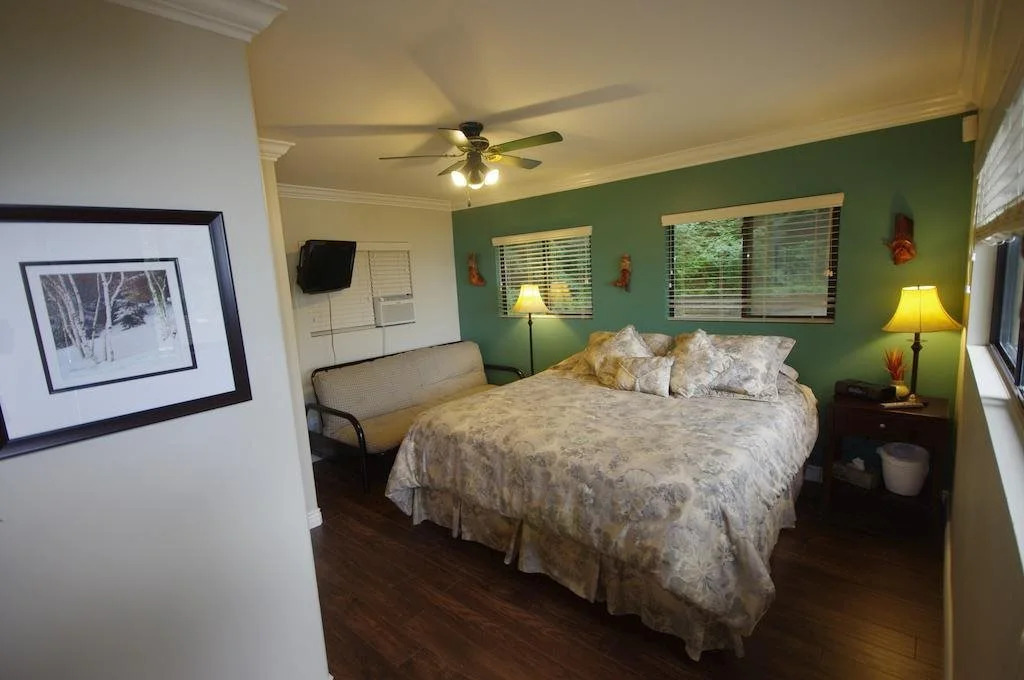 The Fraser Rivers Edge B&B Lodge