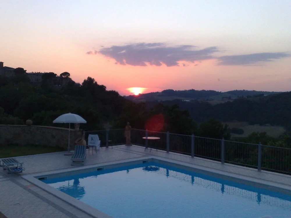 Splendid Mansion in Umbria With a Pool