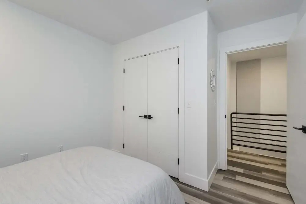 Luxurious 3 Bedroom Brand NEW Town House