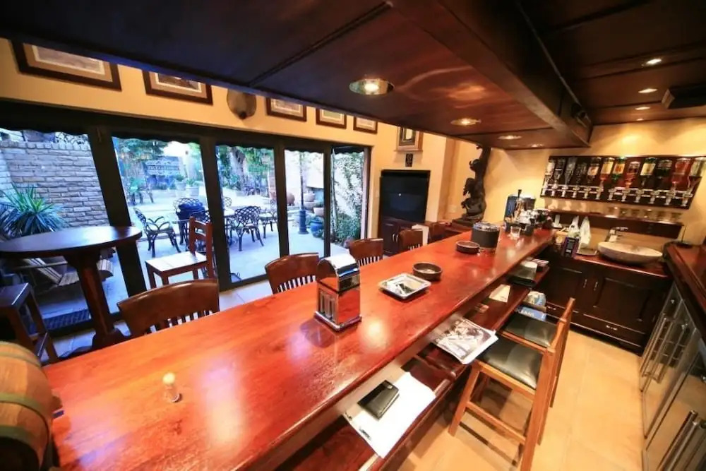 Le Cozmo Guesthouse