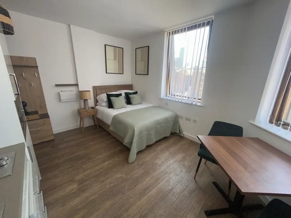 Liverpool City Center Apartment With Views