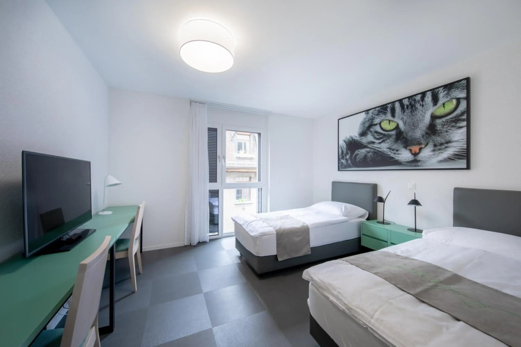 "The Freddie Mercury" Hotel
