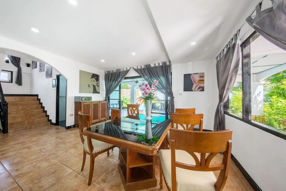 Brand New Modern Pattaya Pool Villa near Walking street