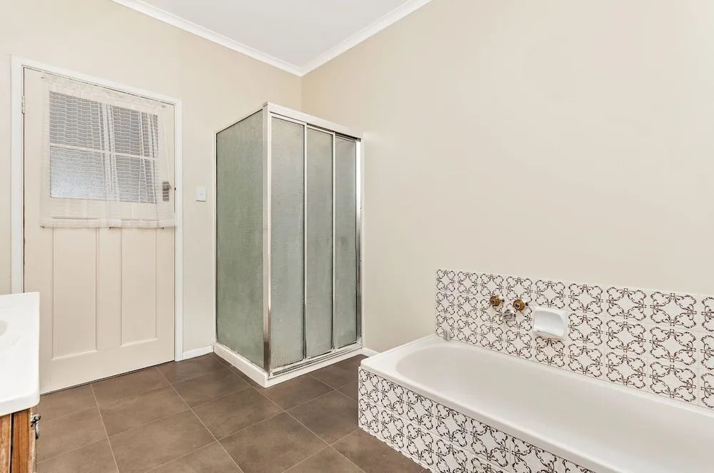 Kepal House - Budget friendly family home