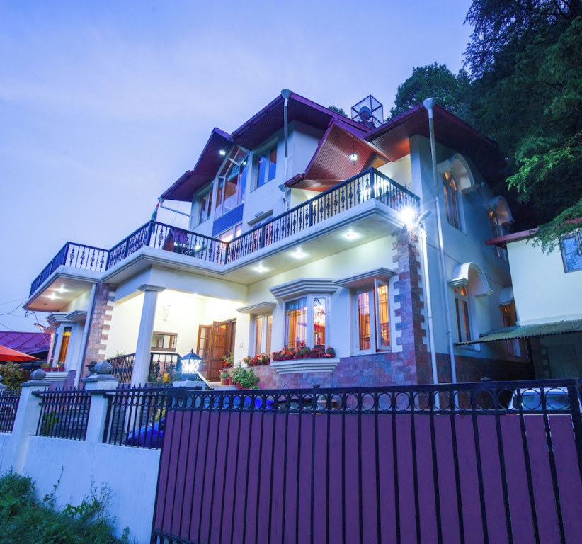 ELIVAAS 3 BHK with lounge The Meadow