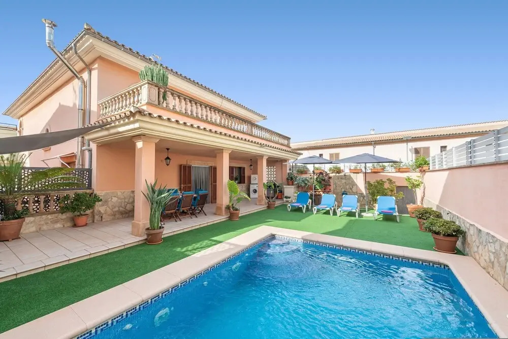 Cas Barber in Muro With 4 Bedrooms and 3 Bathrooms