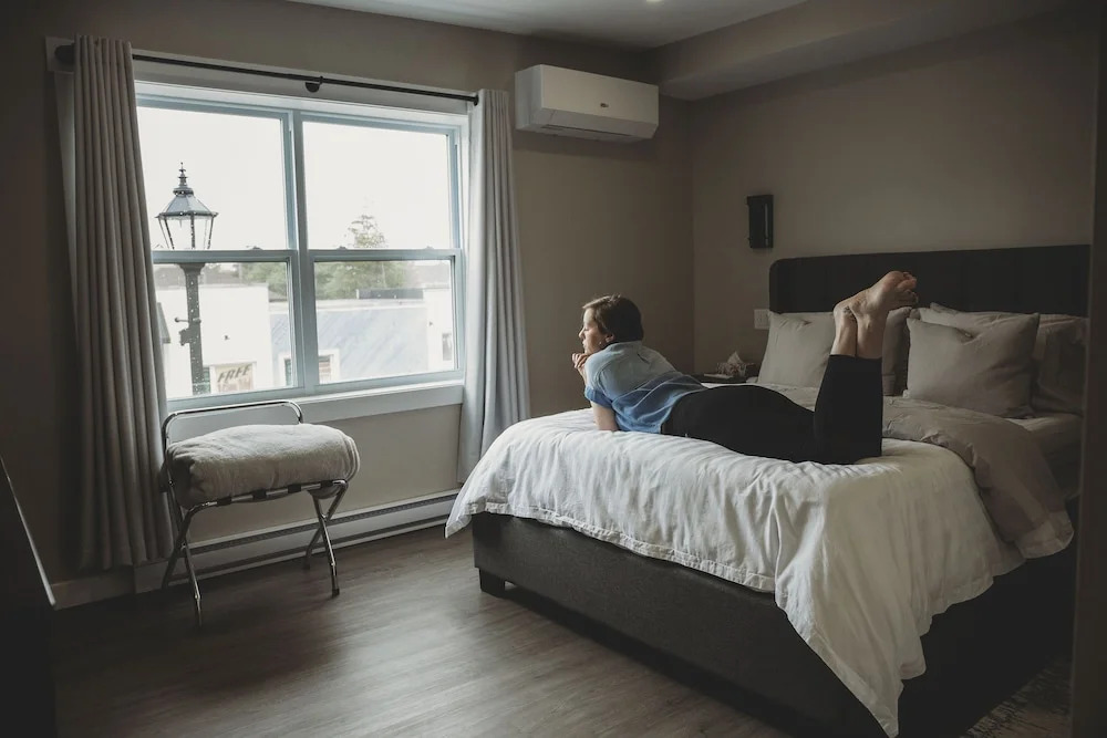 Riverside Suites