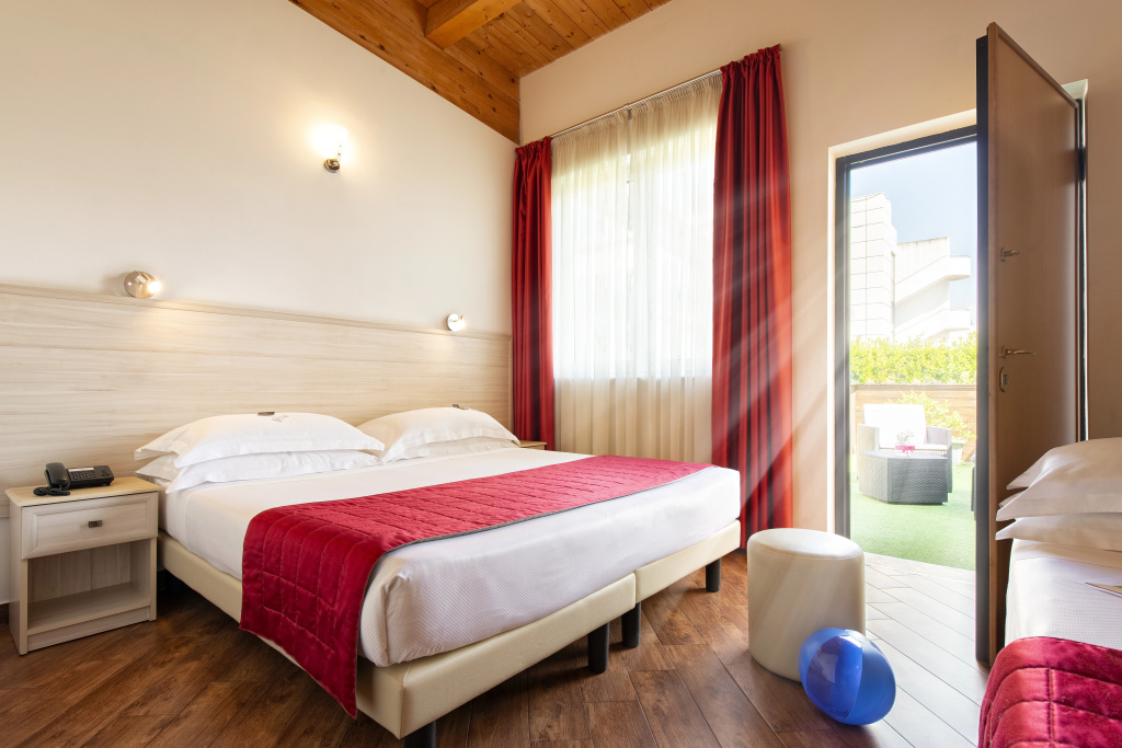 Simon Hotel