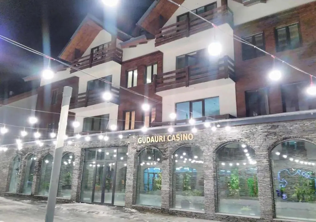 GUDAURI-SUITE-222