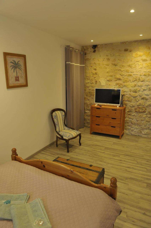 Jardin darcy - chambres dhôtes avec piscine et SPA