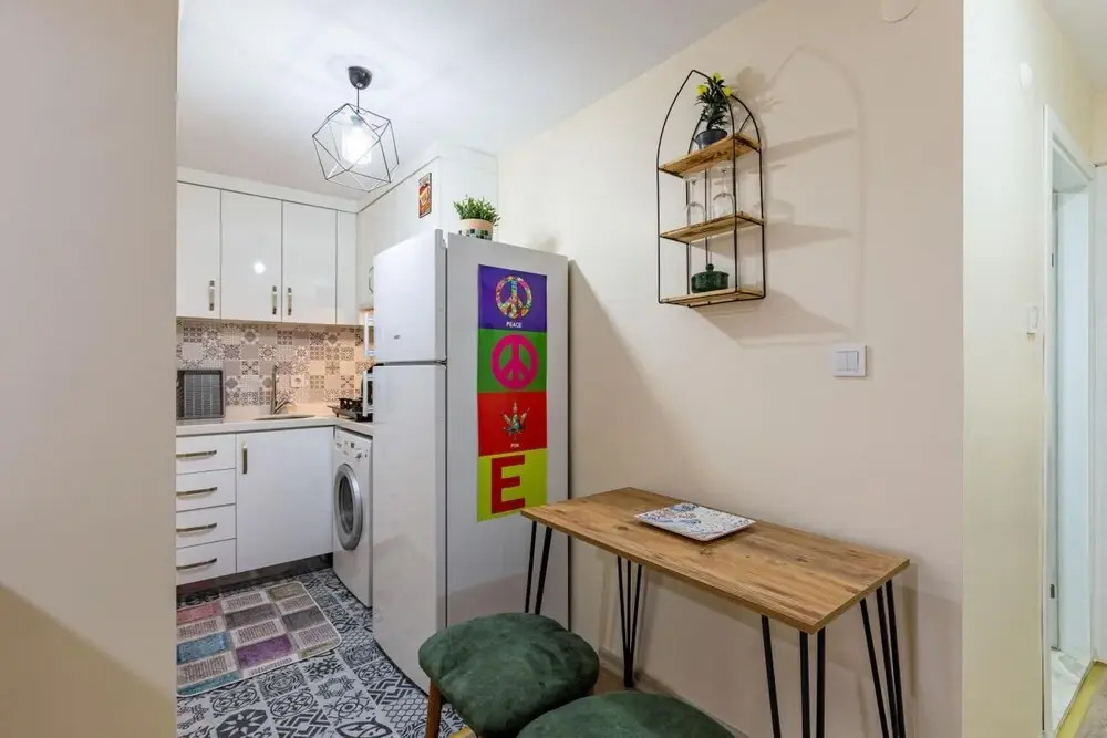 Colorful Flat With Backyard Close to Taksim Square