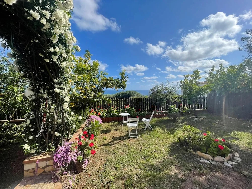 Pretty Holiday Apartment in a Residence Just 900m From the Sandy Beach