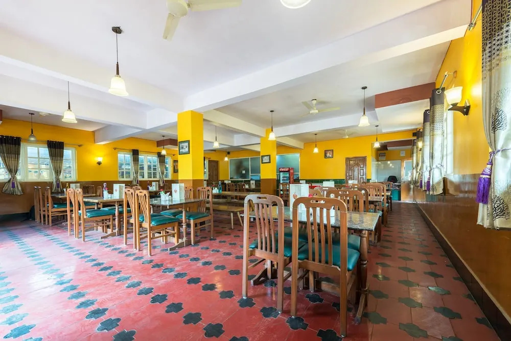 OYO 3722 Hotel StayEasy Majestic