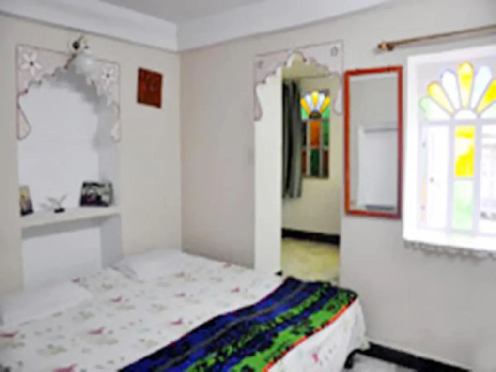 Jag Niwas Guest House & pure veg restaurant
