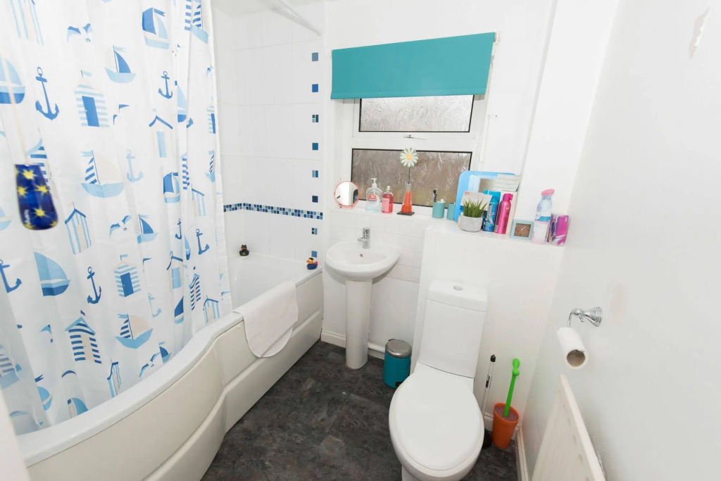 Belfast City Centre - Parking - Private Entrance - BHR Apartments
