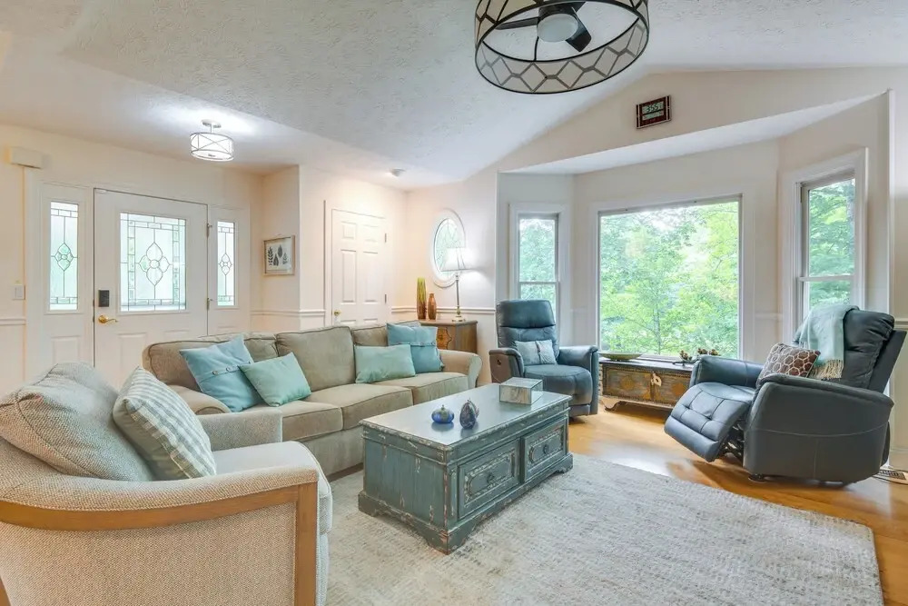 Blue Ridge Mtn Retreat: Porches & Creek Access