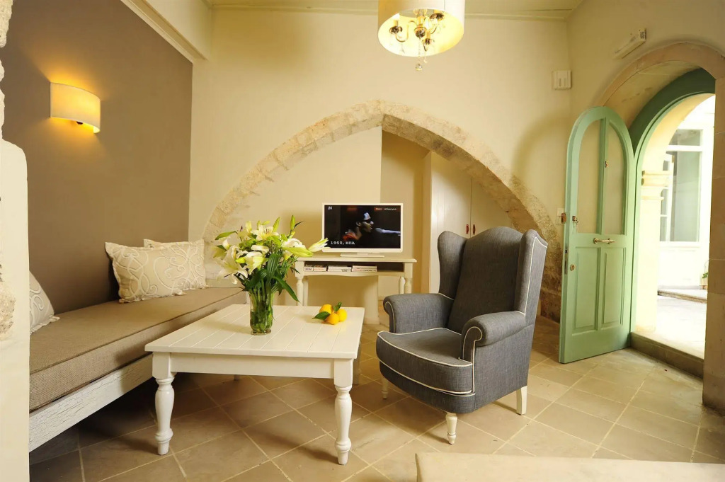 Mythos Suites Boutique Hotel