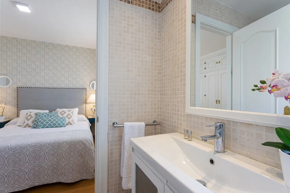 Genteel Home Paseo de Reding II