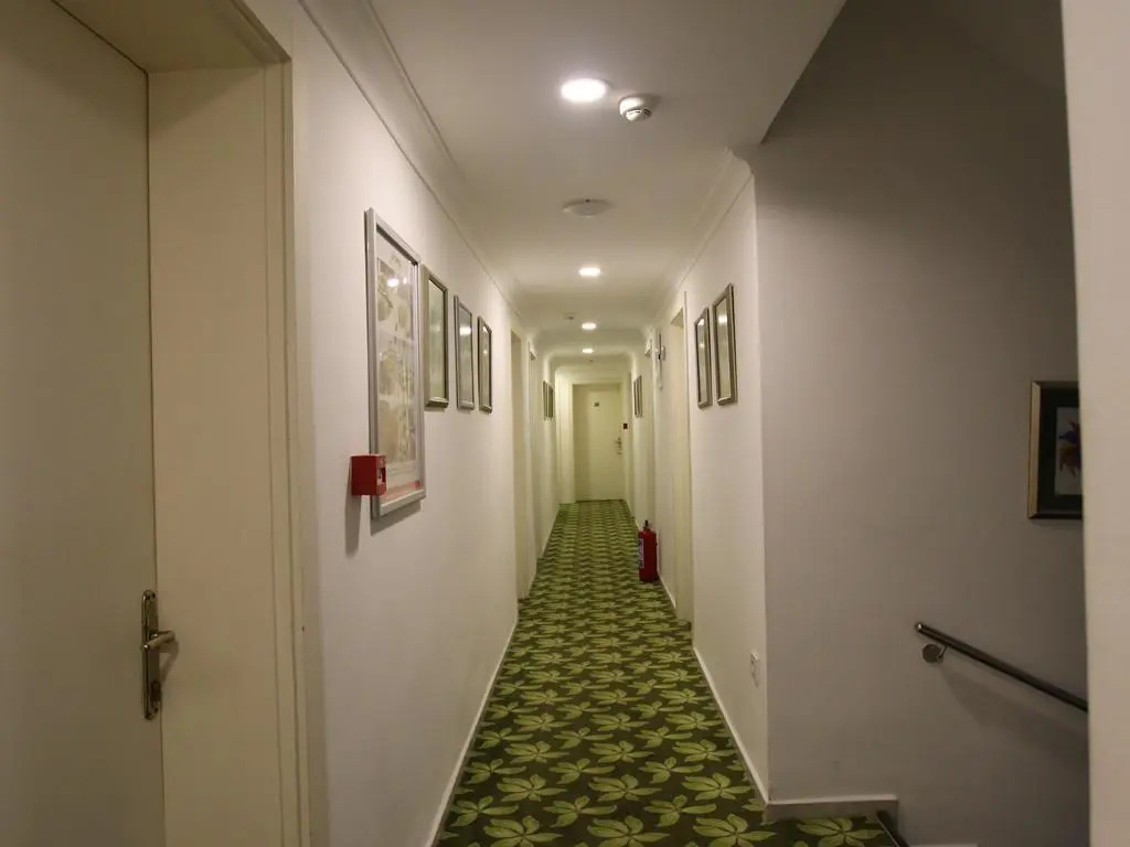 Artemis Hotel