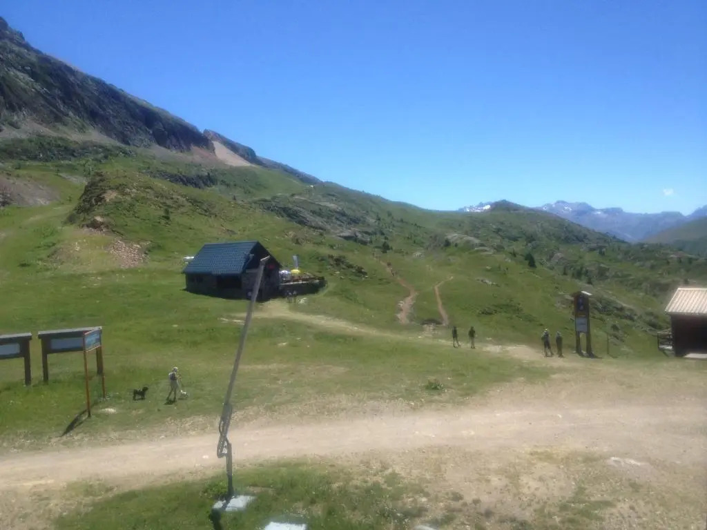 Les Ecureuils Squirrel Lodge