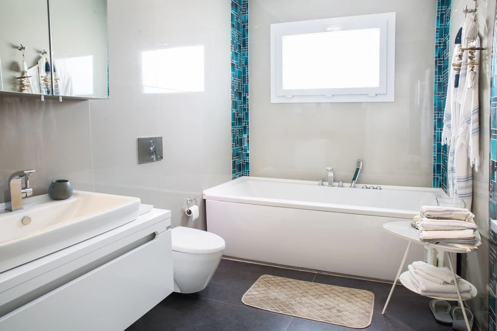 Important Group Villa Olivia