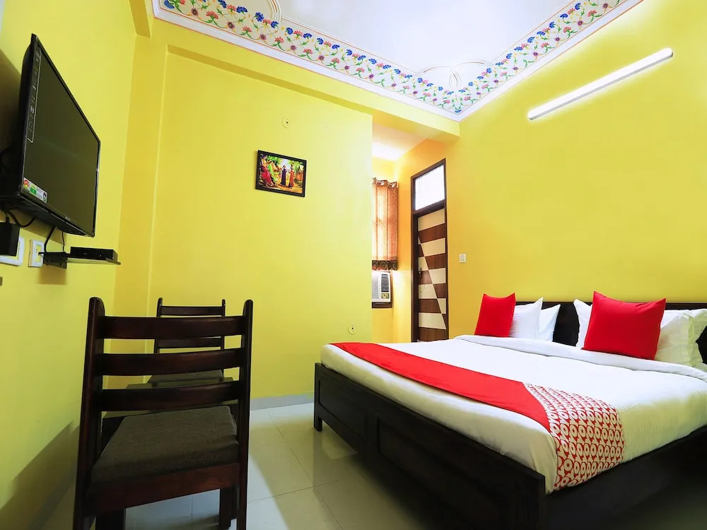 OYO 11940 Hotel Yellow Park