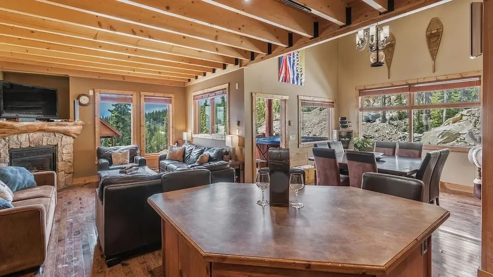 Forest Lane Hideaway - Luxurious Family Friendly Home with Private Hot Tub