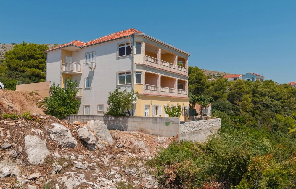 Nice Home in Seget Donji With Wifi and 12 Bedrooms