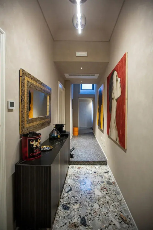 Reverse Art Hotel