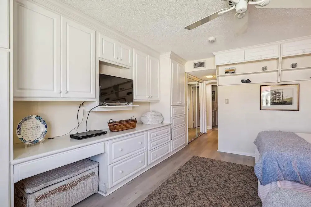 Oceanfront 3BR Condo: Gated, Breathtaking View