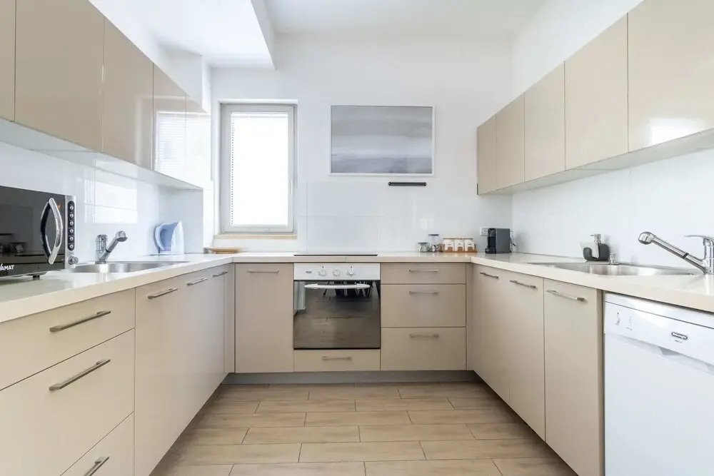 Jaffa- Beautiful 3 Bedroom Apartment Best Location