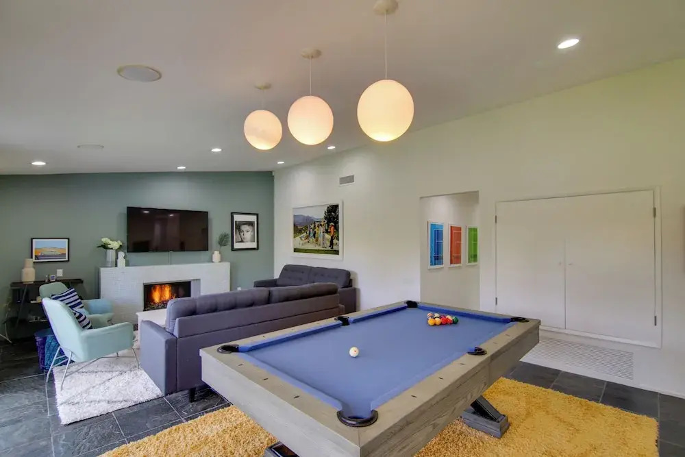 Covered Patio, Pool & Games: Home in Palm Springs