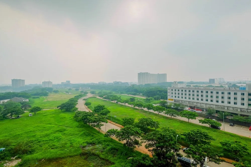 Minimalist and Posh 1BR The Oasis Cikarang Apartment