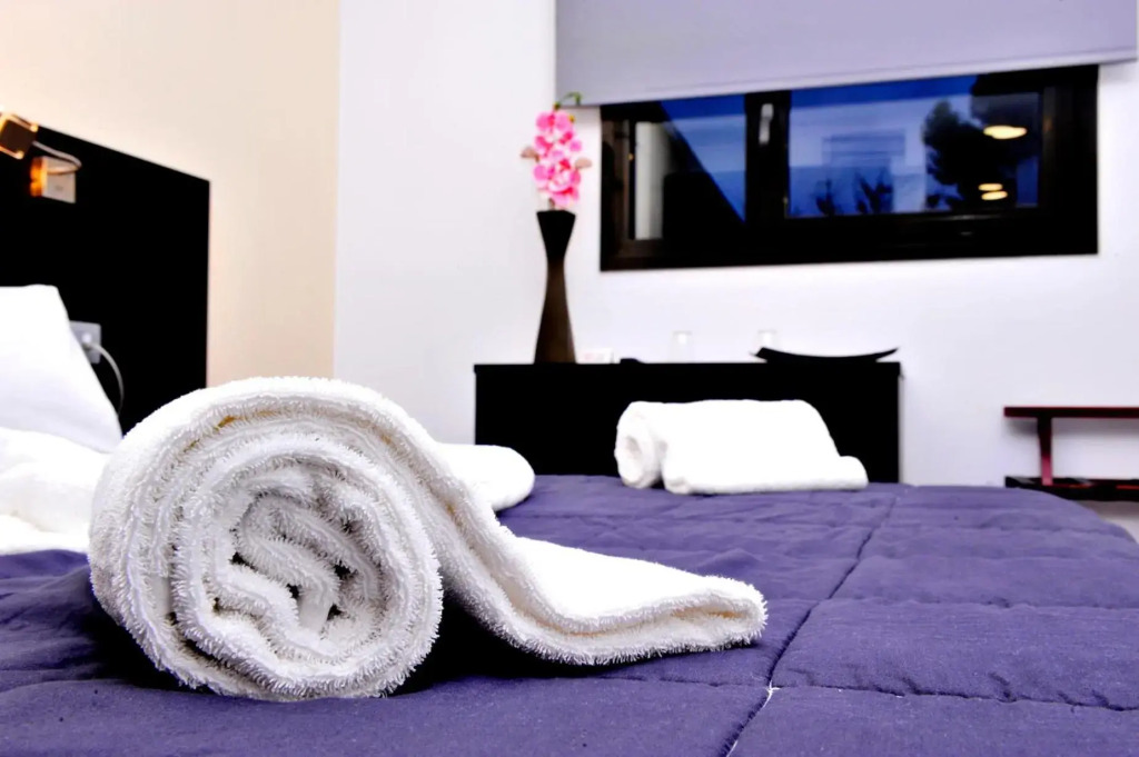 6 Bis HOTEL