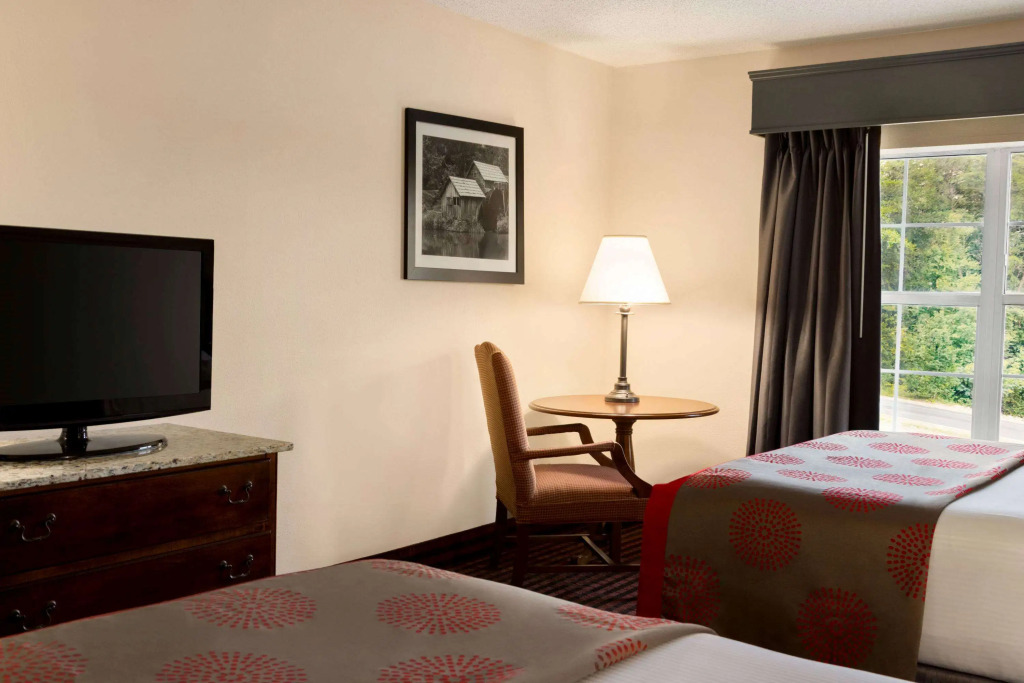 Ramada by Wyndham Pigeon Forge North
