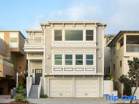 Beachside Retreat | Perfect Location| Free Parking
