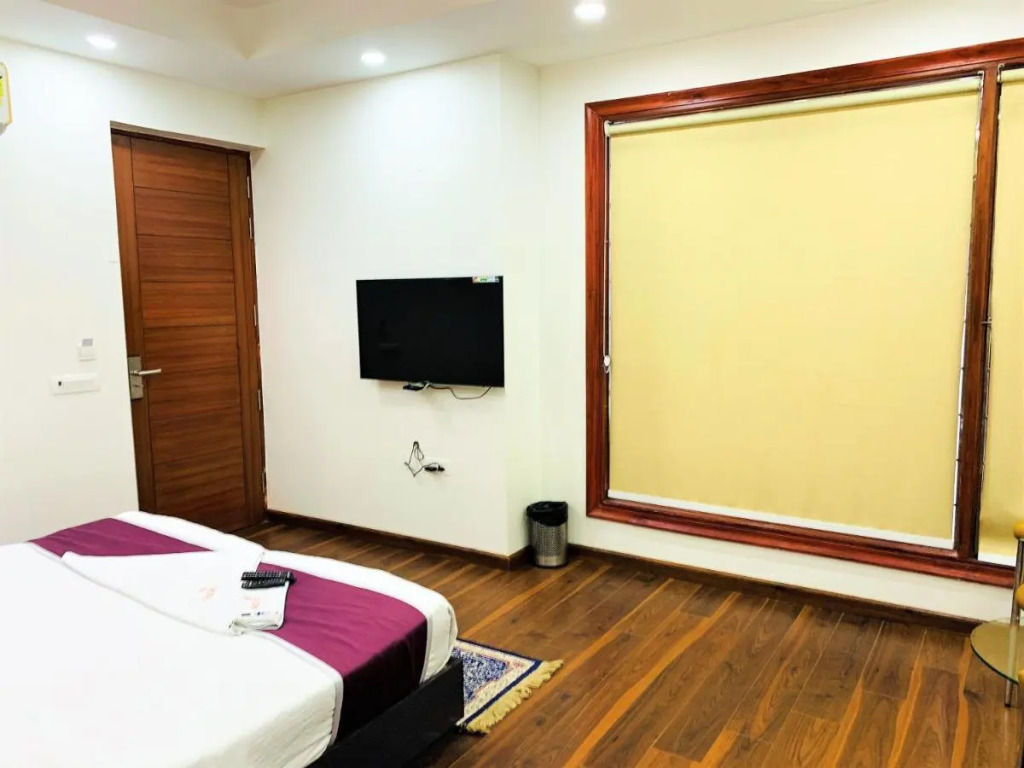 Lime Tree Hotel Pulkit Gurgaon-Artemis Hospital, Nearest Metro Huda City Centre