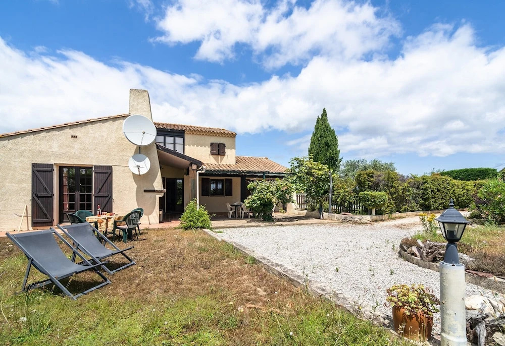 Villa in Beaufort With Pool & Views