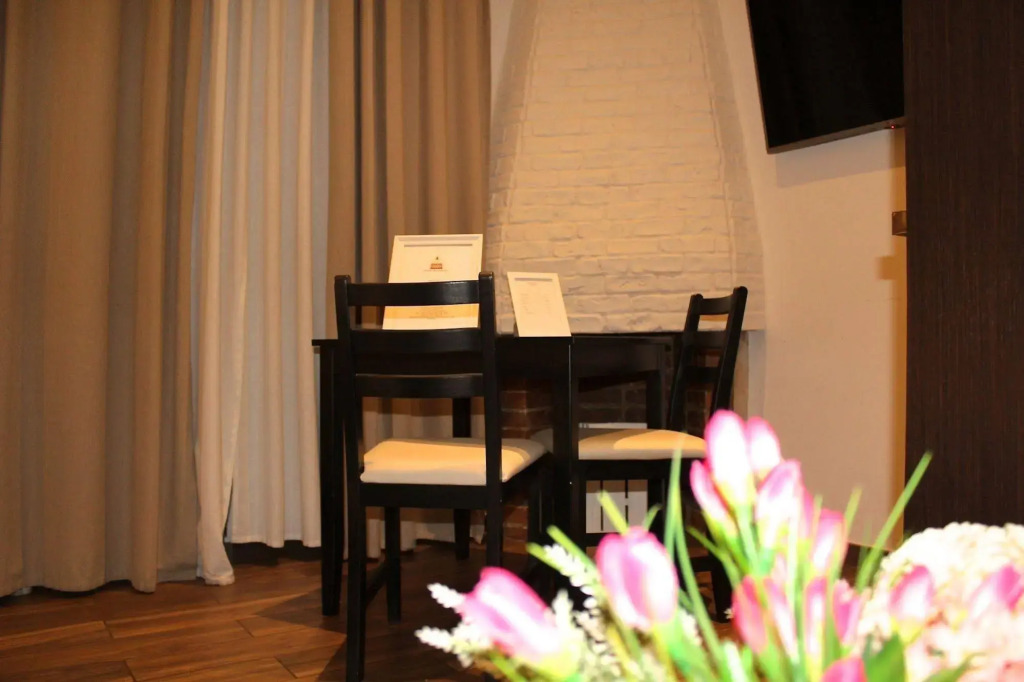 Roman Royal Rooms