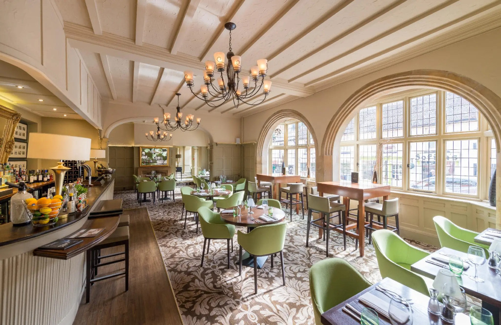 The Crown Manor House Hotel