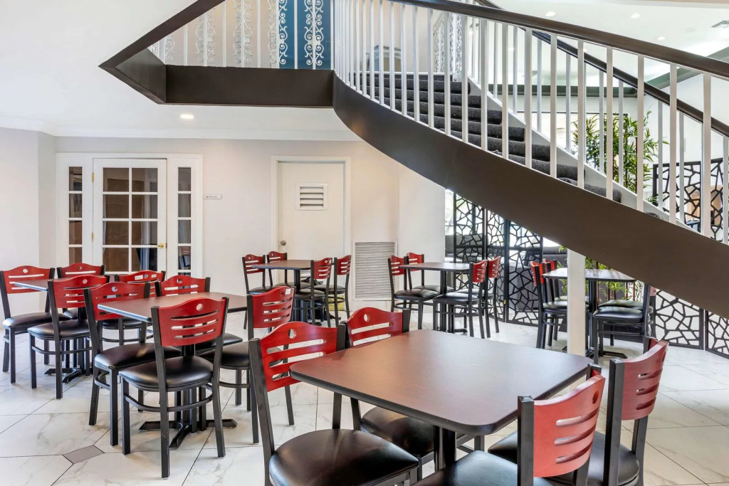 The Buena Park Hotel & Suites