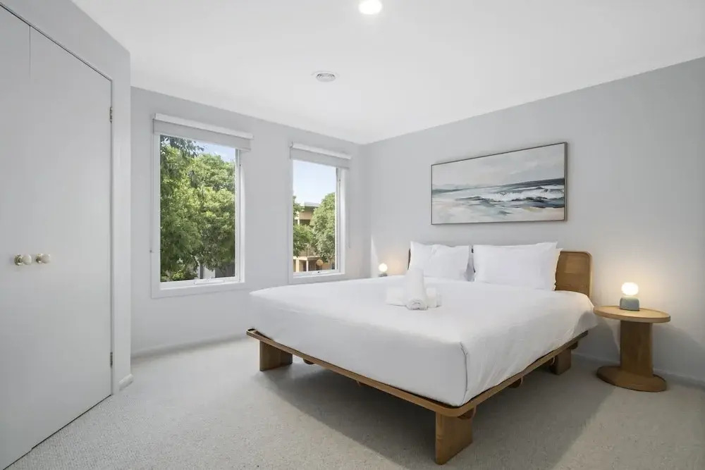 Elegant 3-bed Townhouse in Leafy Kensington