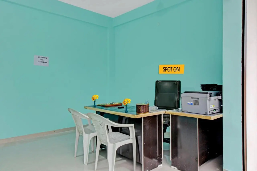 Spot On 700247 Utkarsh Inn