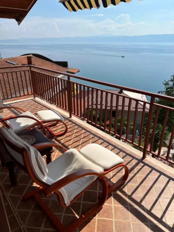 Villa Fania