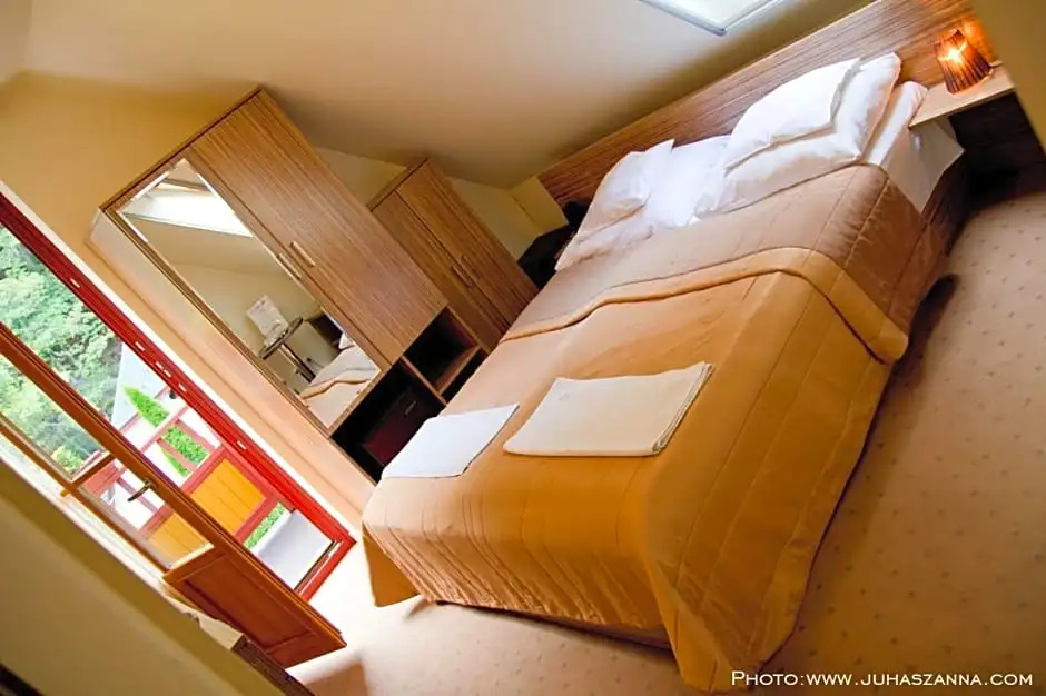 Hotel Tókert Szálloda és Étterem