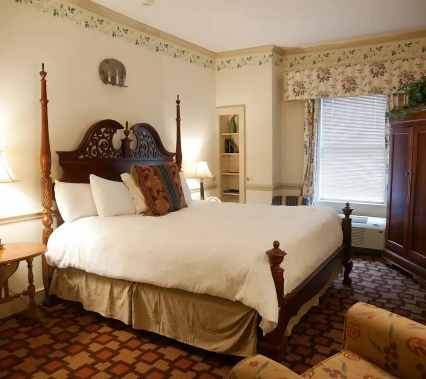 Highlands Inn
