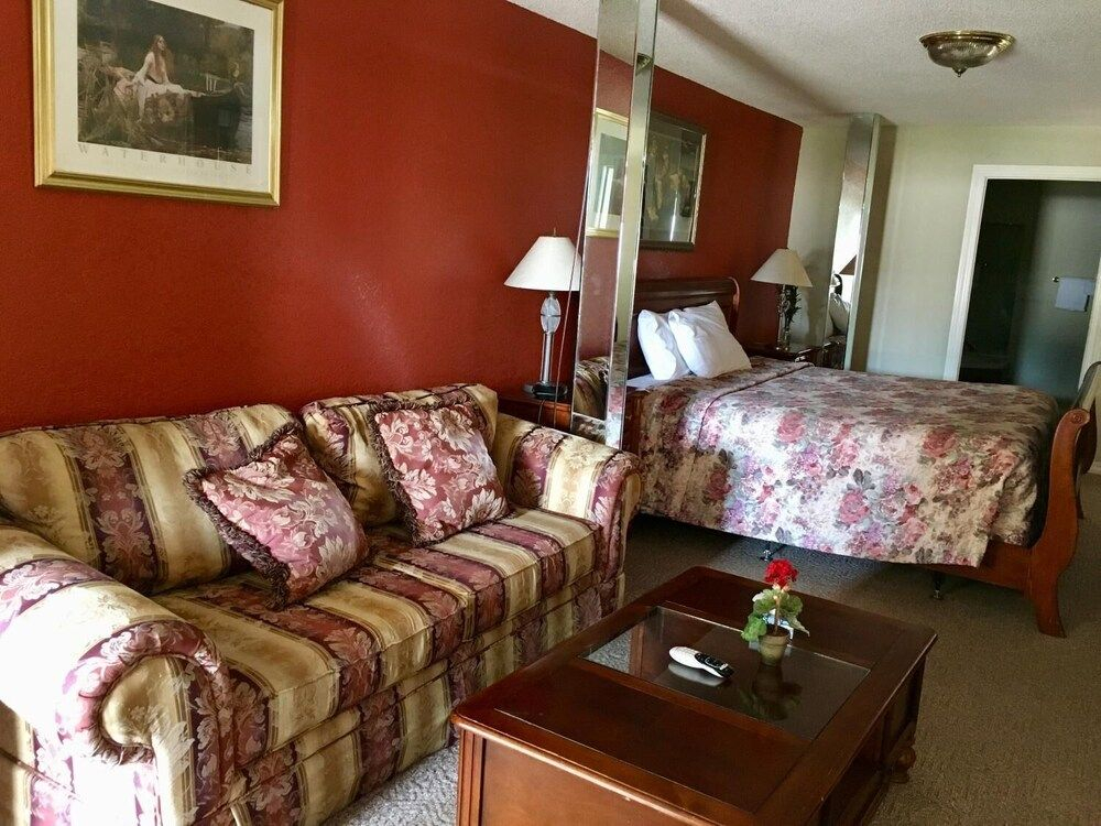 Western Plaza Inn