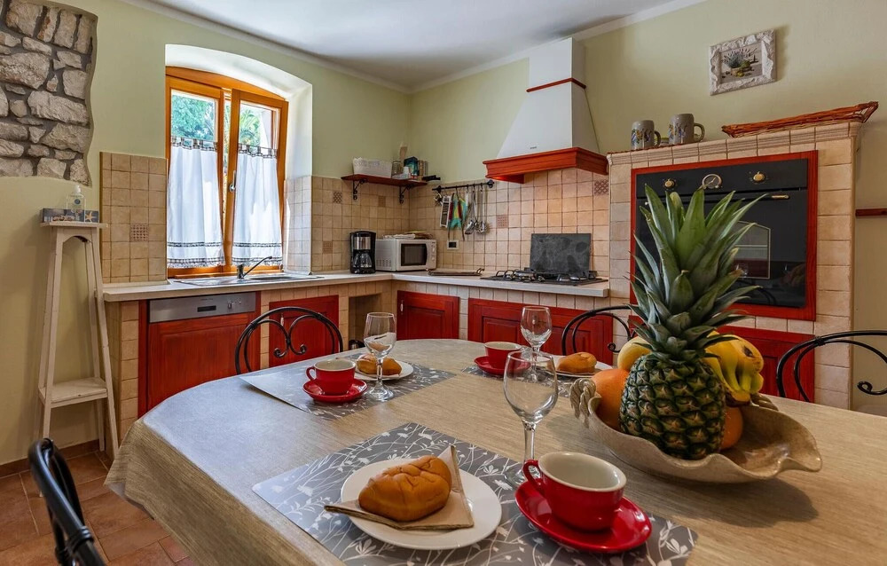4 Bedroom Pet Friendly Home In Medulin