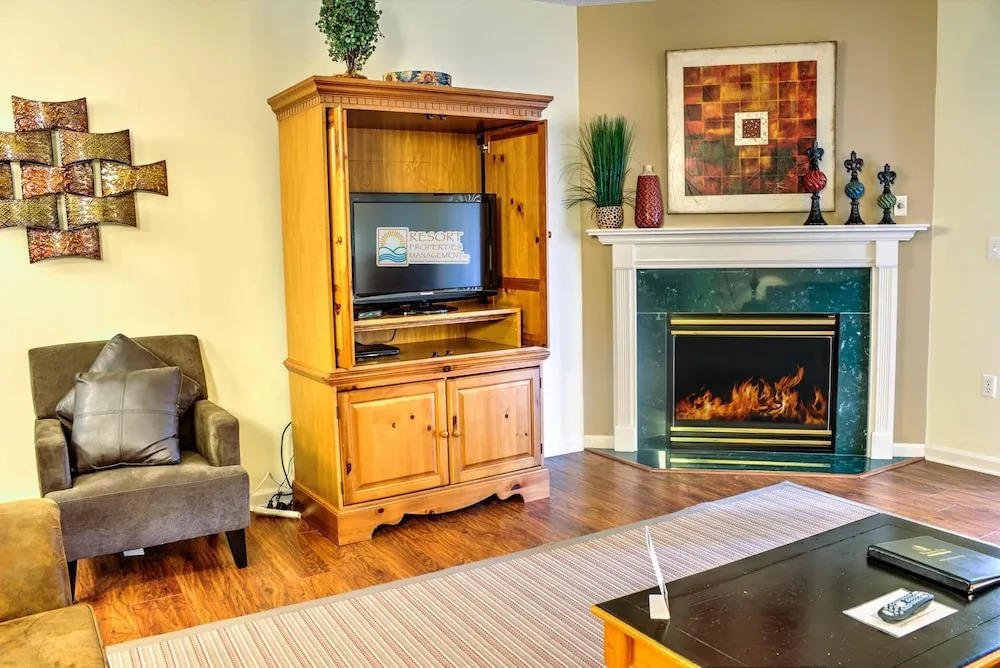 Whispering Pines 233