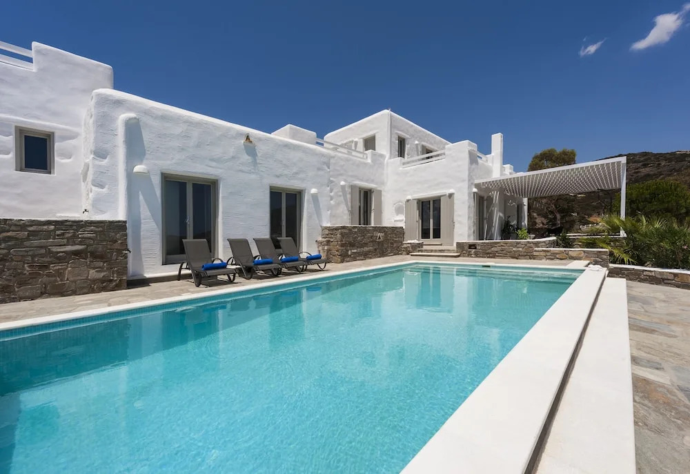 Niriides Luxury Villas